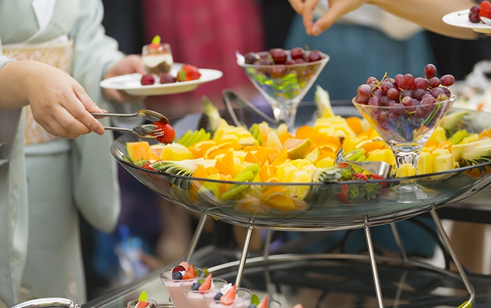 フルーツビュッフェの盛り付けの写真