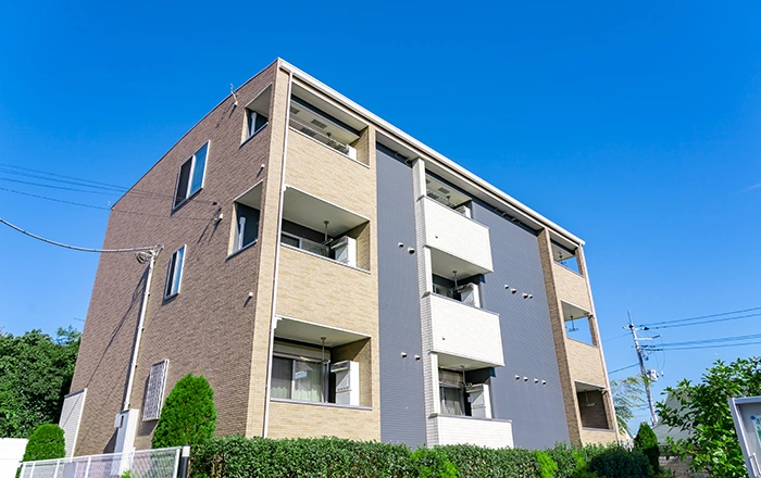 京都市内にある低層賃貸マンションの外観